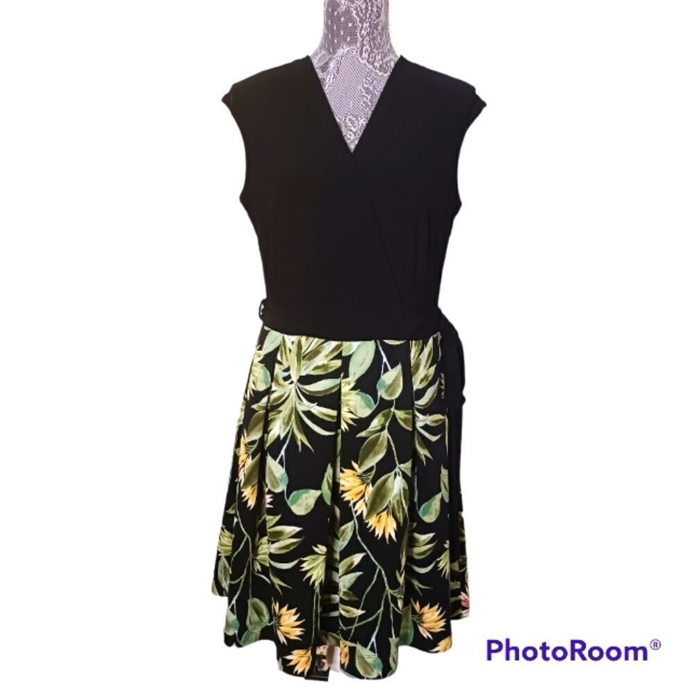 DB established 1962 Fit and Flare Floral Dress, Size 12